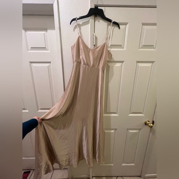 Show me your mumu Faith maxi dress champagne luxe satin dress size small - Picture 2 of 6